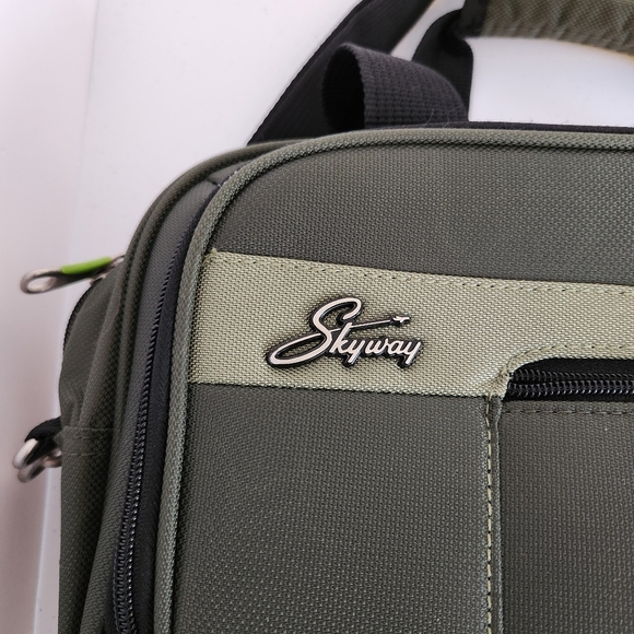 Skyway Green Travel Carry On Shoulder Tote Bag Luggage Laptop Business Office - Picture 3 of 11